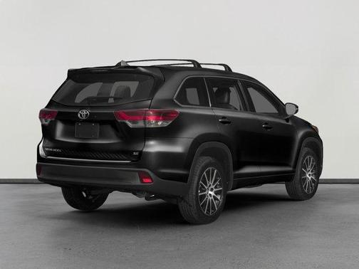Midnight Black Metallic 2018 Toyota Highlander XLE