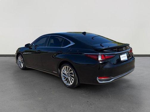 Black 2019 Lexus ES 300h Luxury