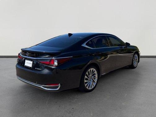 Black 2019 Lexus ES 300h Luxury