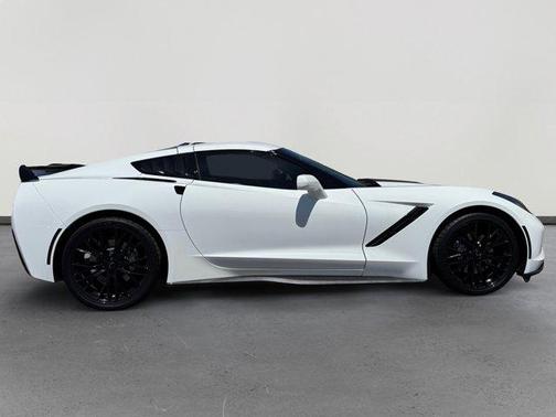 Arctic White 2019 Chevrolet Corvette Stingray
