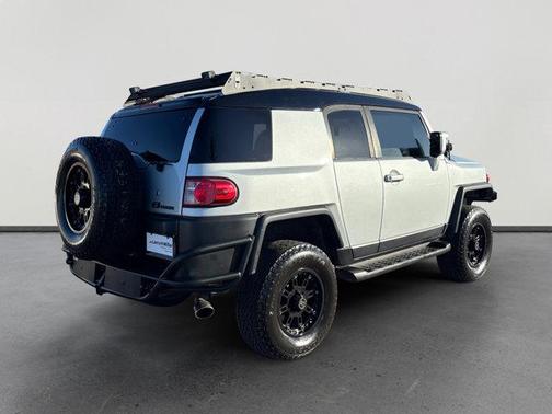 Silver 2007 Toyota FJ Cruiser