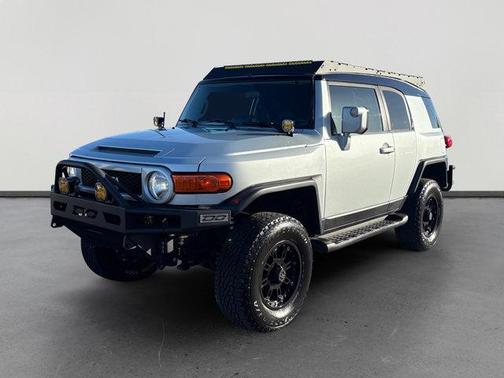 Silver 2007 Toyota FJ Cruiser
