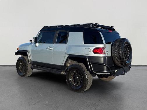 Silver 2007 Toyota FJ Cruiser