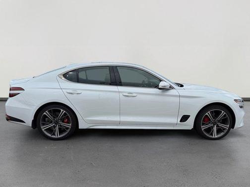 2025 Genesis G70 2.5T