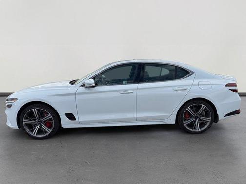 2025 Genesis G70 2.5T