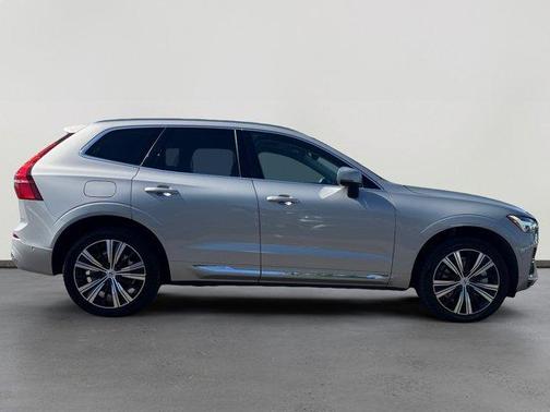 2022 Volvo XC60 Recharge Plug-In Hybrid T8 Inscription Extended Range