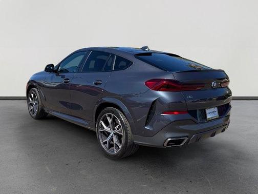 2022 BMW X6 M50i