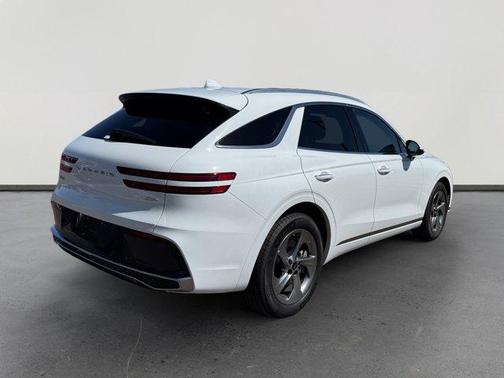 Alta White 2026 Genesis GV70 2.5T