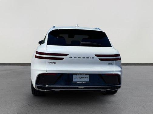 Uyuni White 2026 Genesis GV70 2.5T