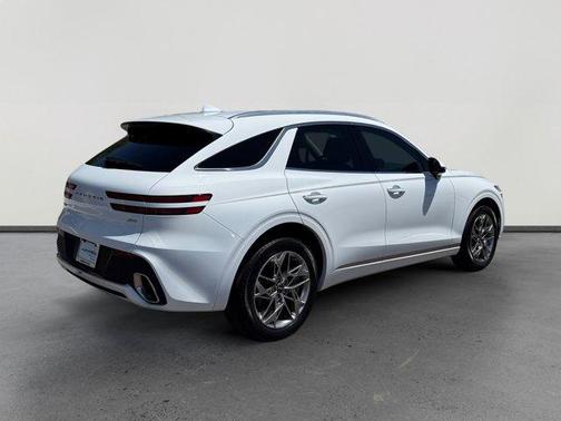 Alta White 2025 Genesis GV70 2.5T