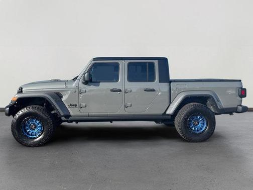 2022 Jeep Gladiator Sport