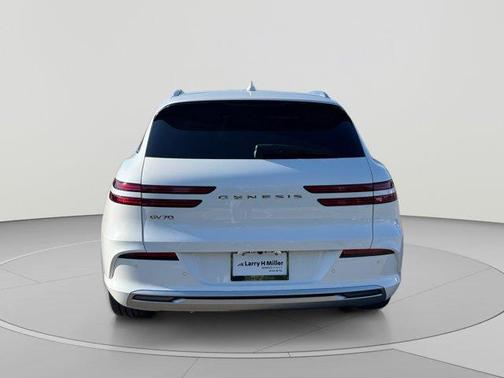 Uyuni White 2025 Genesis Electrified GV70 Advanced
