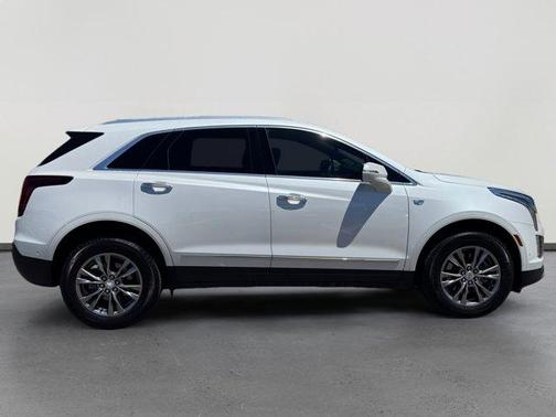 Crystal White Tri-Coat 2022 Cadillac XT5 Premium Luxury