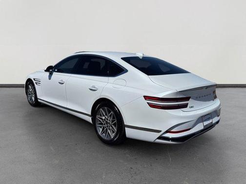 Uyuni White 2026 Genesis G80 2.5T