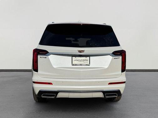 2023 Cadillac XT6 Luxury FWD