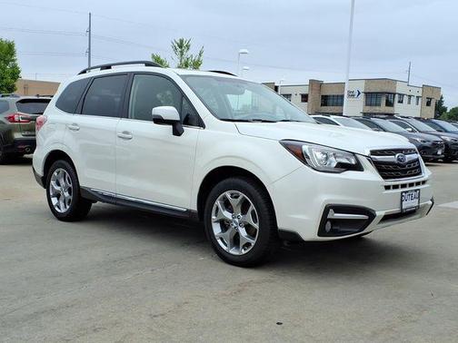 Crystal White Pearl 2018 Subaru Forester 2.5i Touring