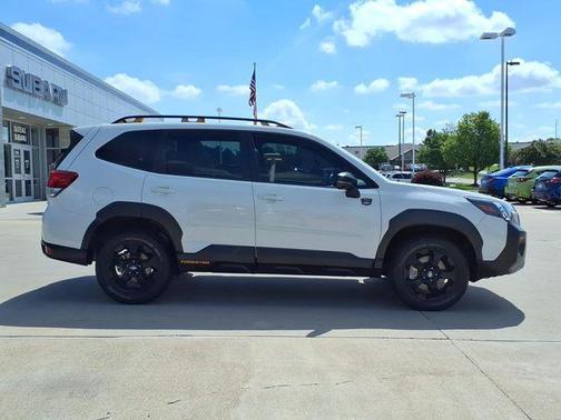 Crystal White Pearl 2022 Subaru Forester Wilderness