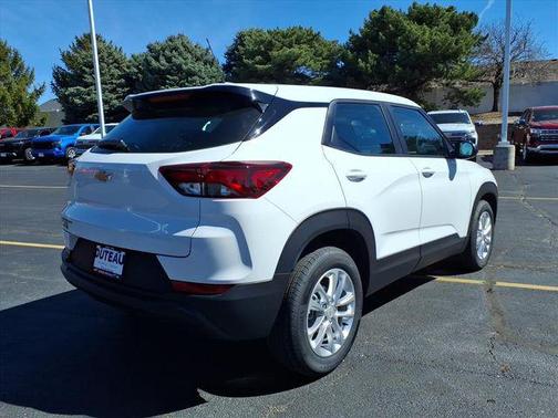 Summit White 2026 Chevrolet Trailblazer LS