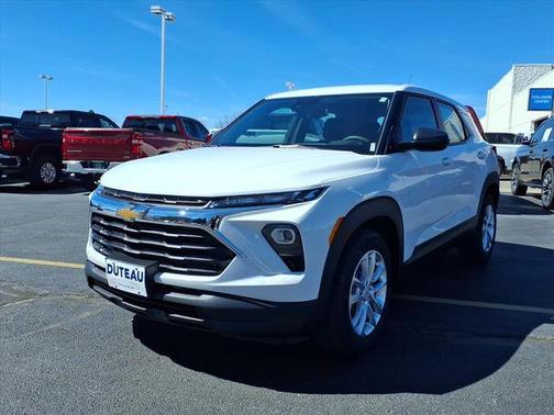 Summit White 2026 Chevrolet Trailblazer LS