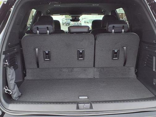 Black 2026 Chevrolet Traverse AWD Z71