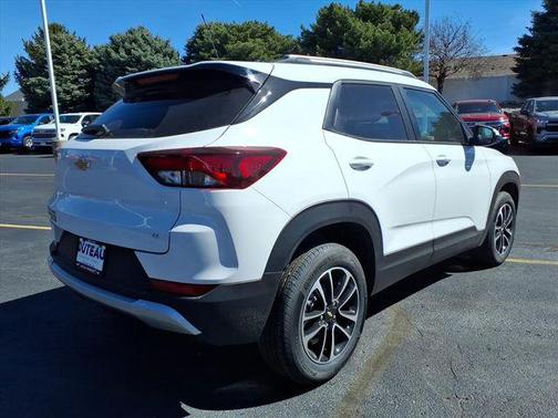 Summit White 2026 Chevrolet Trailblazer LT