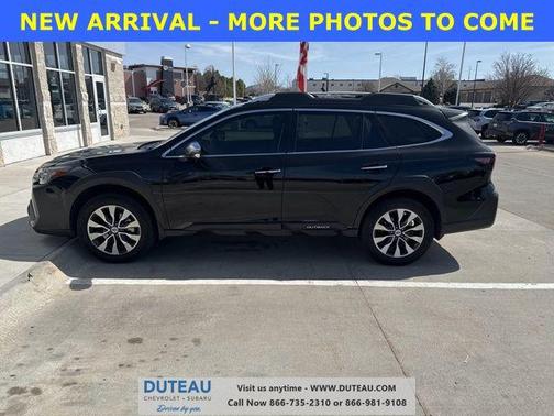 Crystal Black Silica 2025 Subaru Outback Touring XT