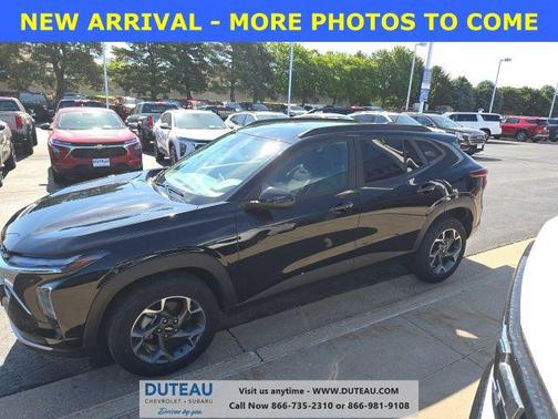 Mosaic Black Metallic 2024 Chevrolet Trax LT