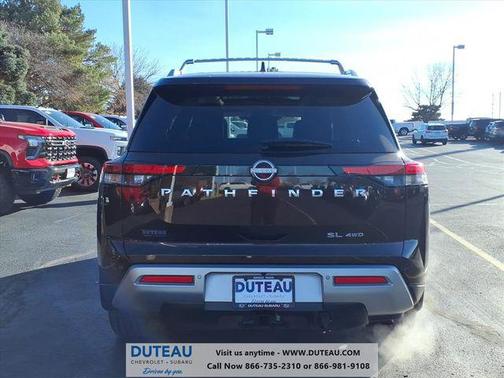 2022 Nissan Pathfinder SL 4WD