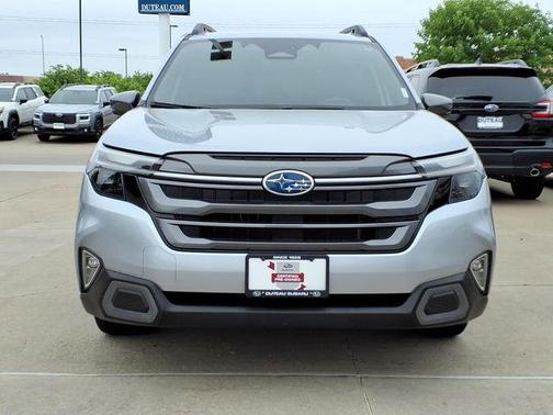 Ice Silver Metallic 2025 Subaru Forester Limited