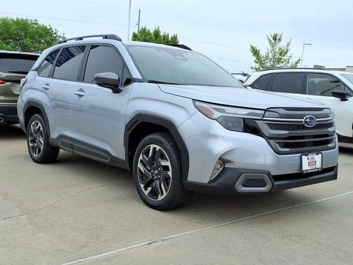 Ice Silver Metallic 2025 Subaru Forester Limited