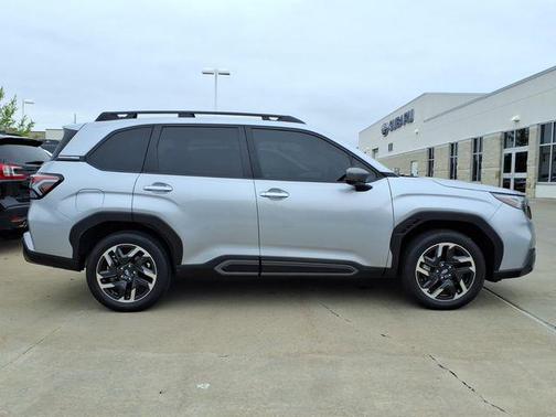 Ice Silver Metallic 2025 Subaru Forester Limited