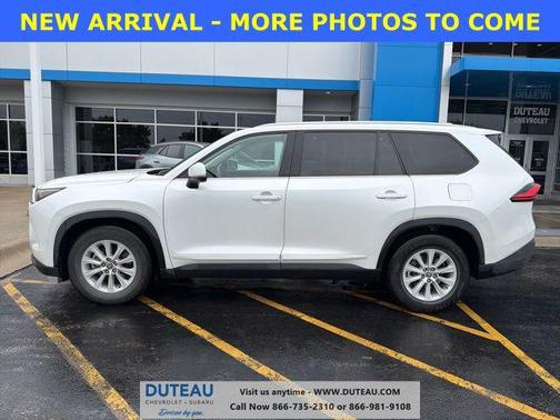 Pearl 2024 Toyota Grand Highlander XLE