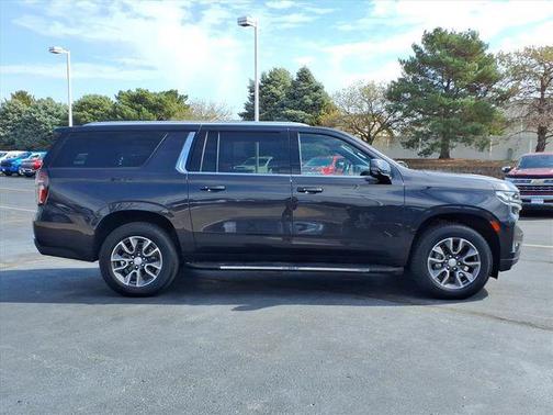 Ash 2023 Chevrolet Suburban LT