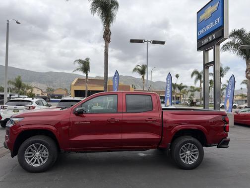 Radiant Red Tintcoat 2026 Chevrolet Colorado LT
