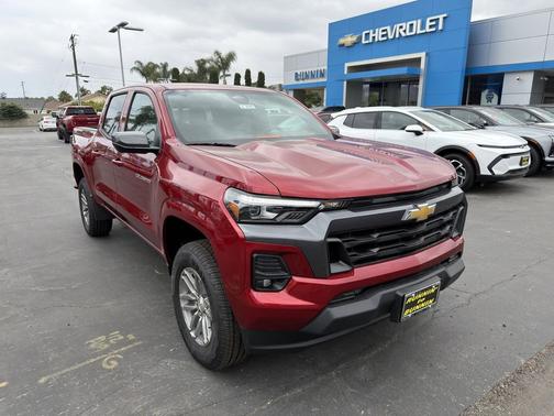 Radiant Red Tintcoat 2026 Chevrolet Colorado LT