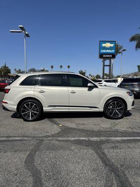 2022 Audi Q7 55 Premium Plus