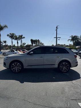 2022 Audi Q7 55 Premium Plus
