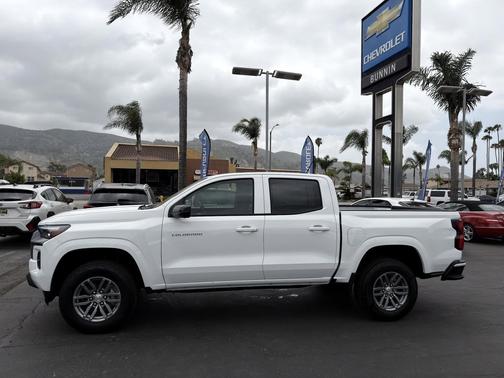 Summit White 2026 Chevrolet Colorado LT