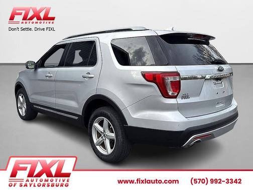 Ingot Silver Metallic 2017 Ford Explorer XLT