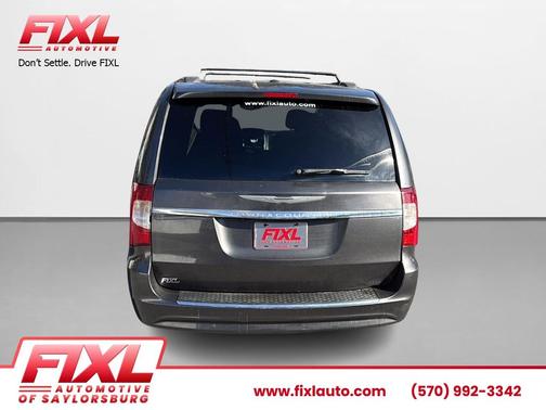 2016 Chrysler Town & Country Touring