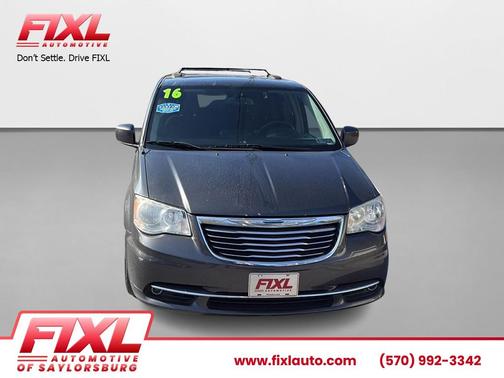 2016 Chrysler Town & Country Touring