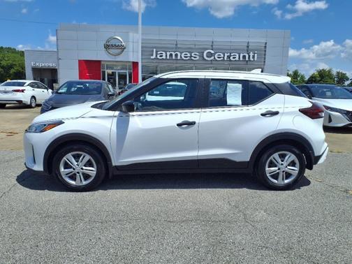 2023 Nissan Kicks S