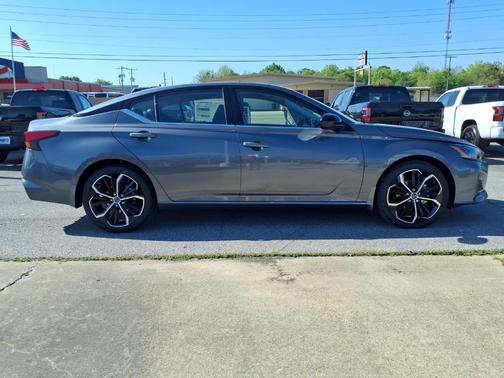 Gun Metallic 2026 Nissan Altima 2.5 SR