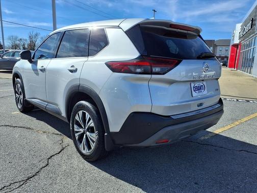 2021 Nissan Rogue SV