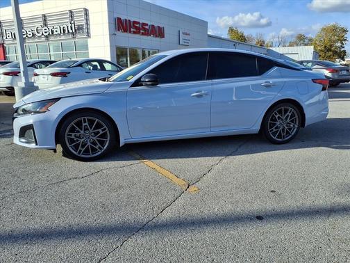 2023 Nissan Altima 2.0 SR