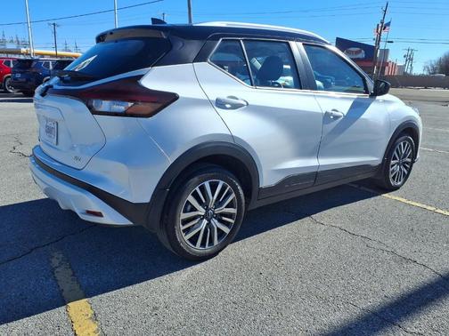 2023 Nissan Kicks SV