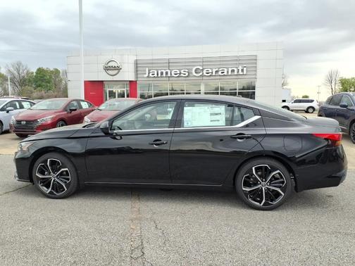 Black 2026 Nissan Altima 2.5 SR
