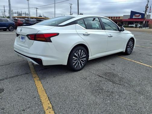 2025 Nissan Altima SV