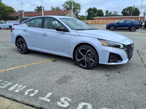 2025 Nissan Altima SR