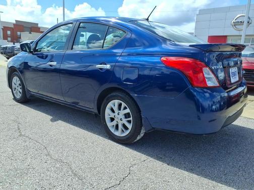 Deep Blue Pearl 2019 Nissan Versa 1.6 SV